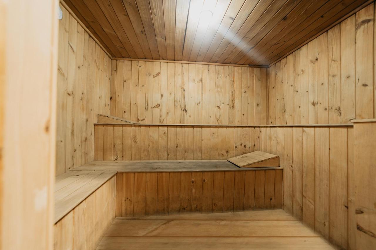 Tryp By Wyndham Guayaquil Airport Hotel Exterior foto A Finnish sauna