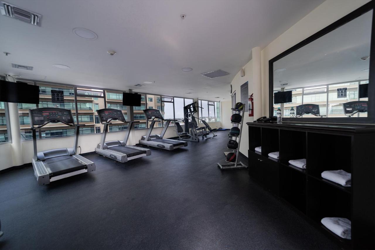 Tryp By Wyndham Guayaquil Airport Hotel Exterior foto The gym at the hotel