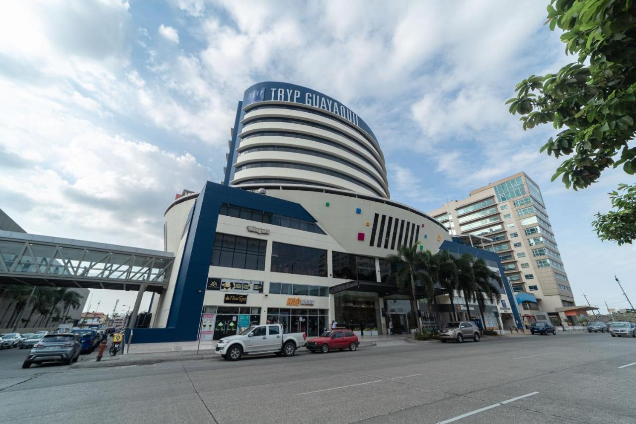 Tryp By Wyndham Guayaquil Airport Hotel Exterior foto The building of the station