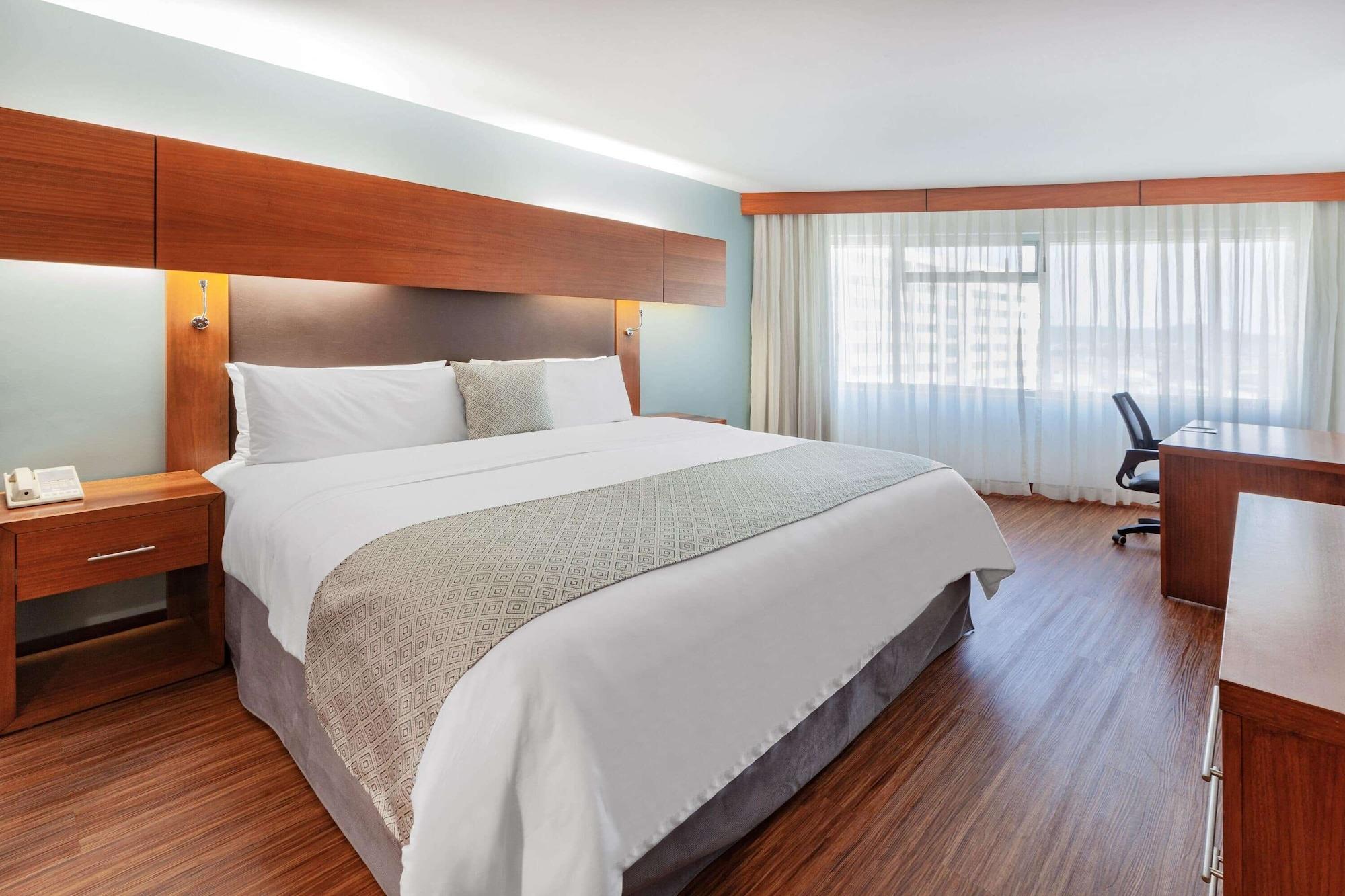 Tryp By Wyndham Guayaquil Airport Hotel Exterior foto A typical room at the hotel