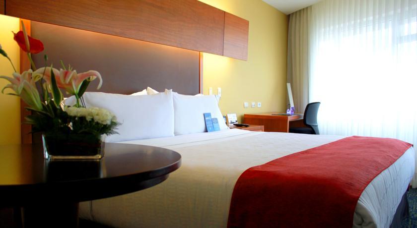Tryp By Wyndham Guayaquil Airport Hotel Exterior foto A room at the hotel