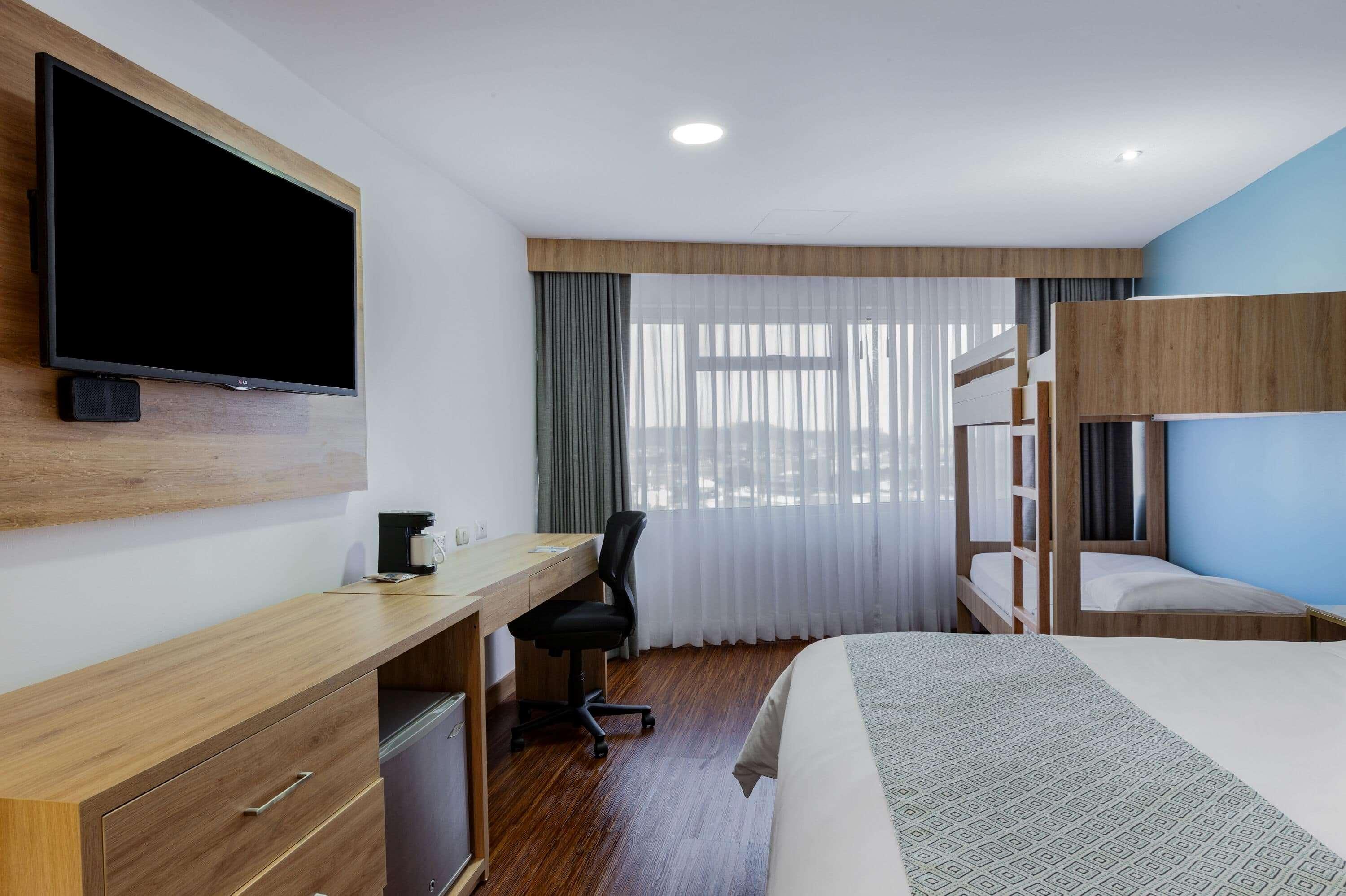 Tryp By Wyndham Guayaquil Airport Hotel Exterior foto Family room