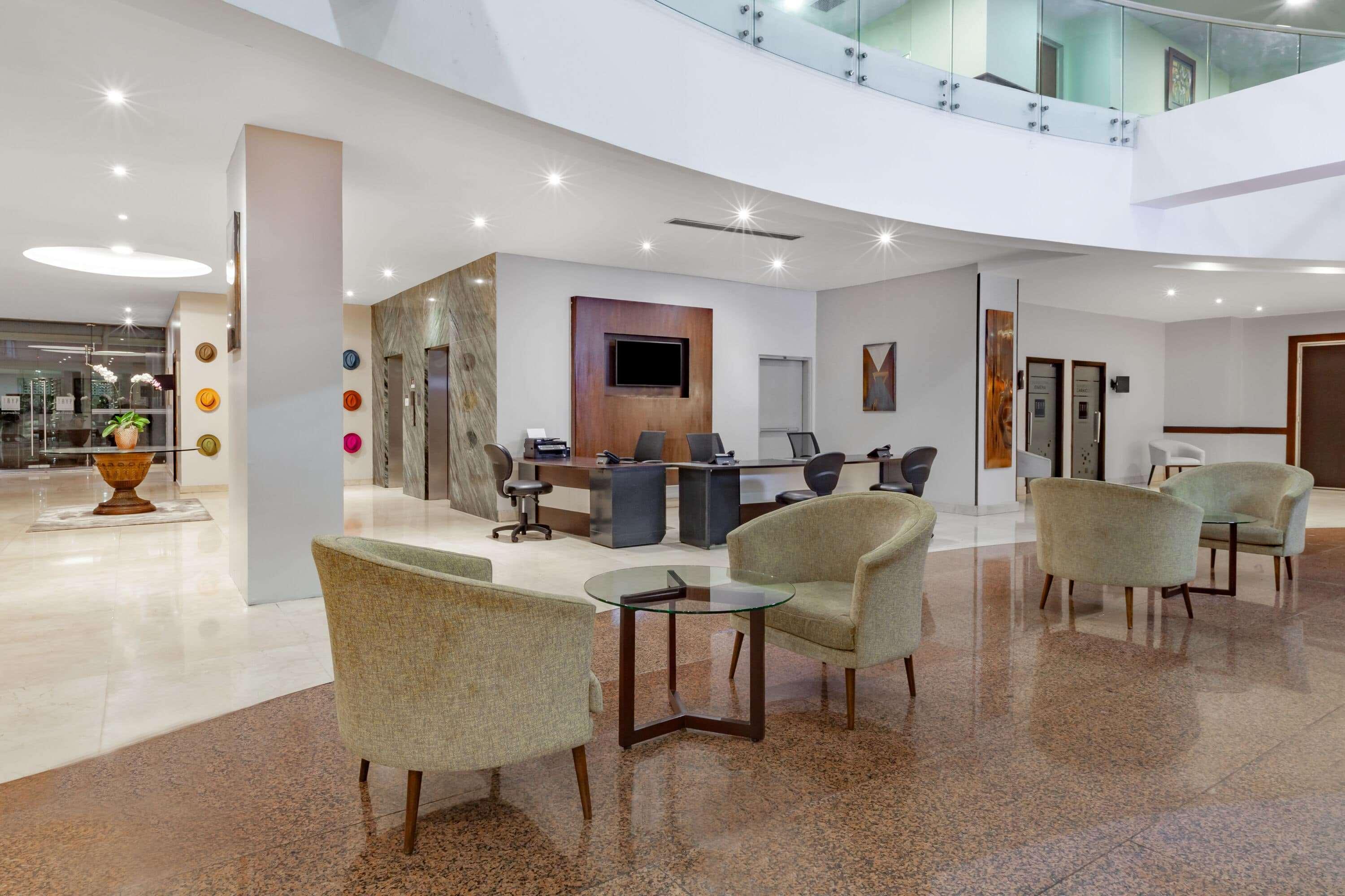 Tryp By Wyndham Guayaquil Airport Hotel Exterior foto Lobby