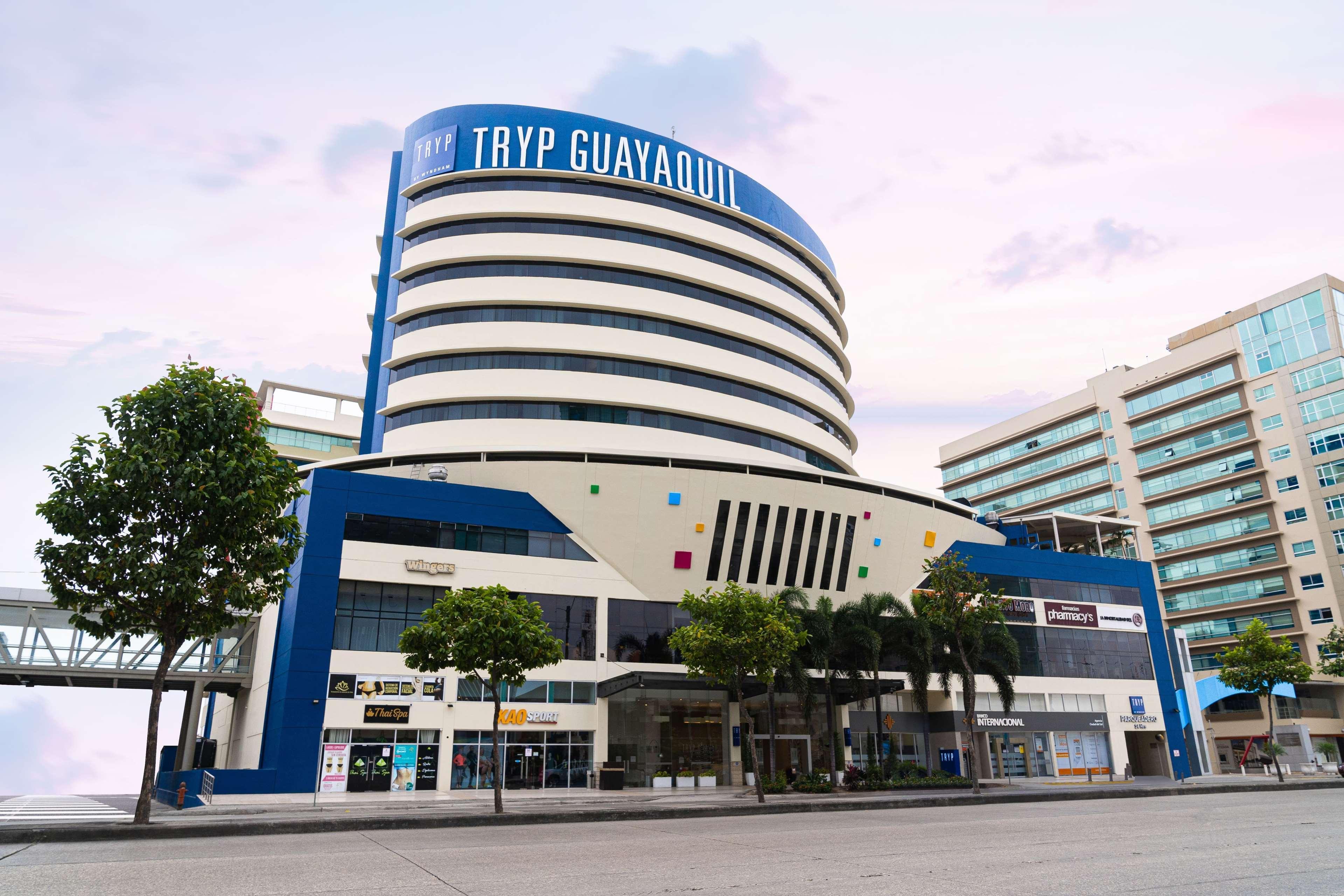 Tryp By Wyndham Guayaquil Airport Hotel Exterior foto Guayaquil Convention Center