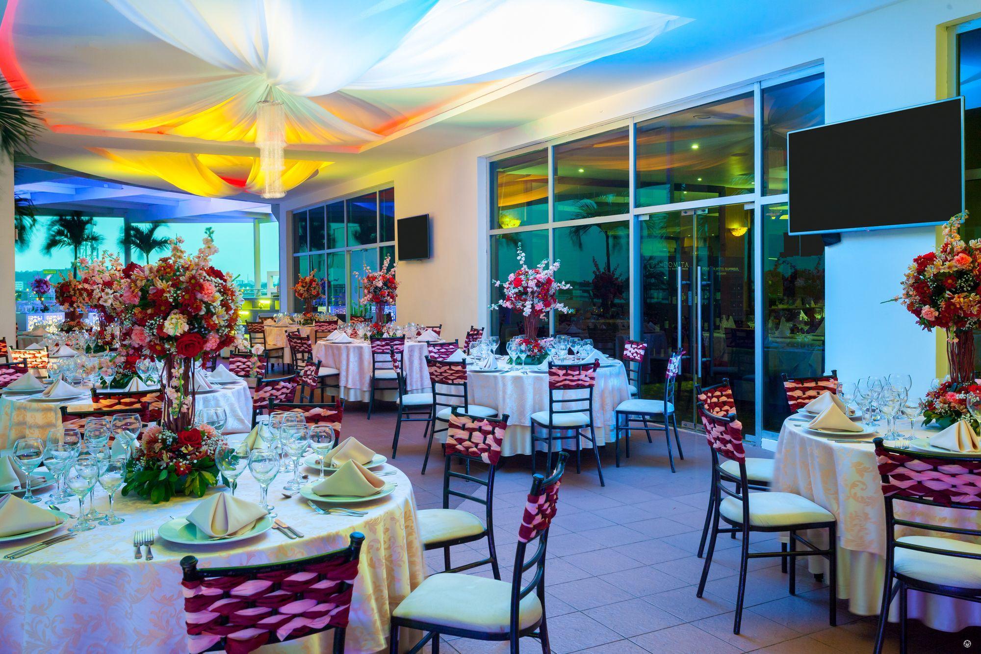 Tryp By Wyndham Guayaquil Airport Hotel Exterior foto The interior of the ballroom