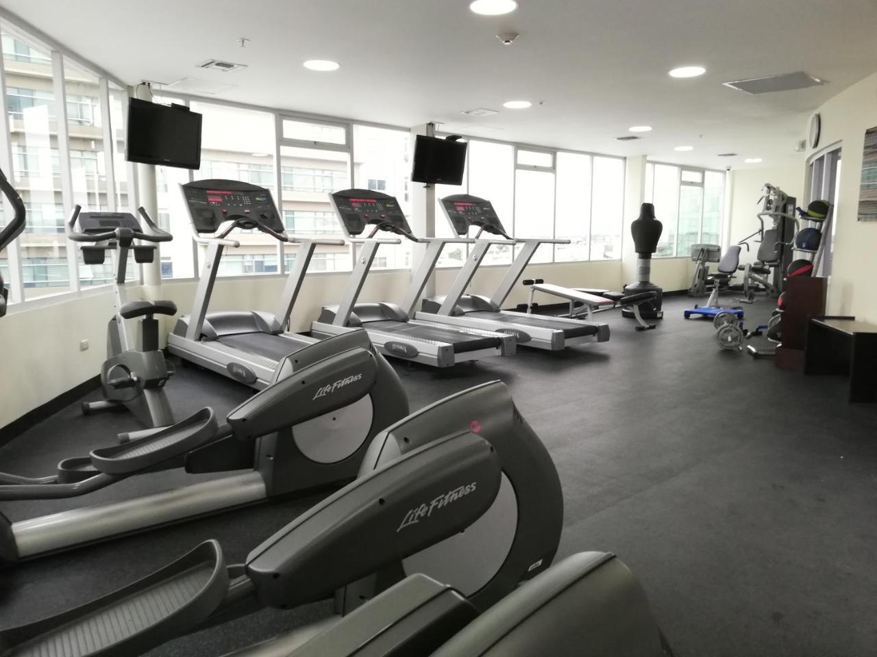Tryp By Wyndham Guayaquil Airport Hotel Exterior foto The gym at the University of East London